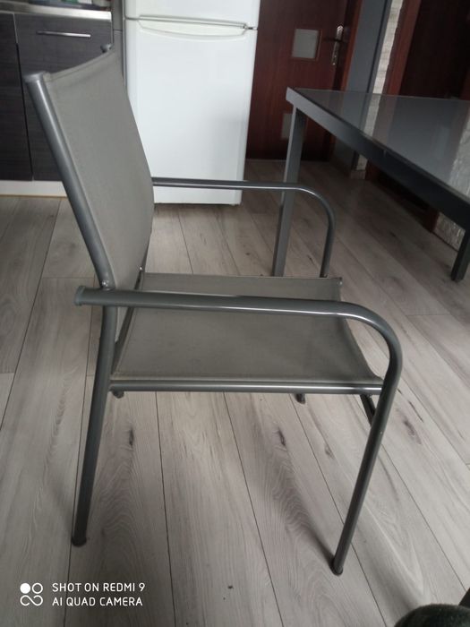 Zestaw stół i 4 krzesla stan bardzo dobry