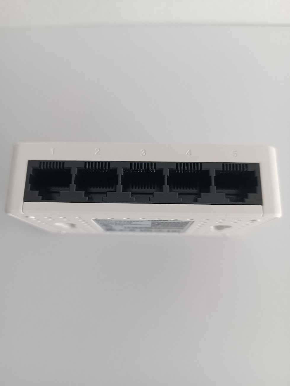 Novidade:Switch Rede Ruijie Reyee 5 Portas 1GB RG-ES05G-L