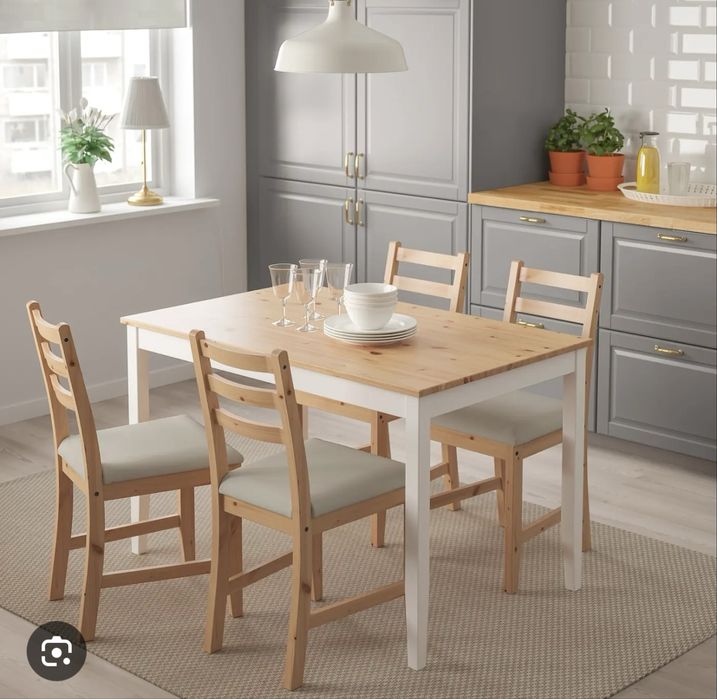 Mesa de jantar com 4 cadeiras IKEA