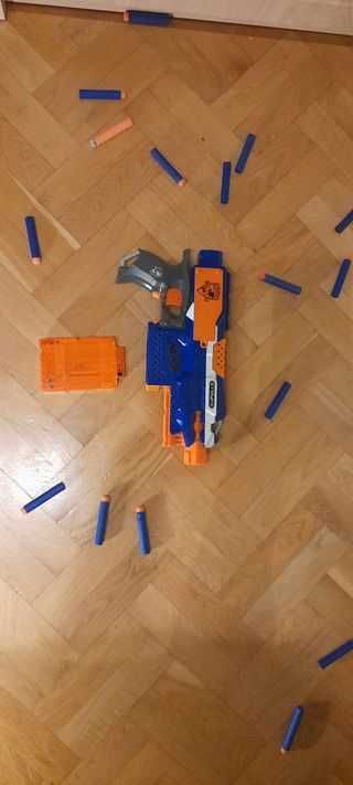 NERF STRYFE + magazynek + 6 strzałek