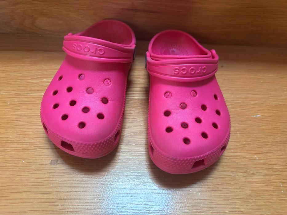 Chinelos Crocs rosa