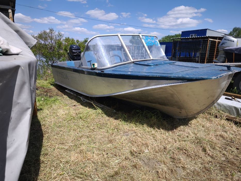 Продам катер Воронеж с мотором Mercury 50