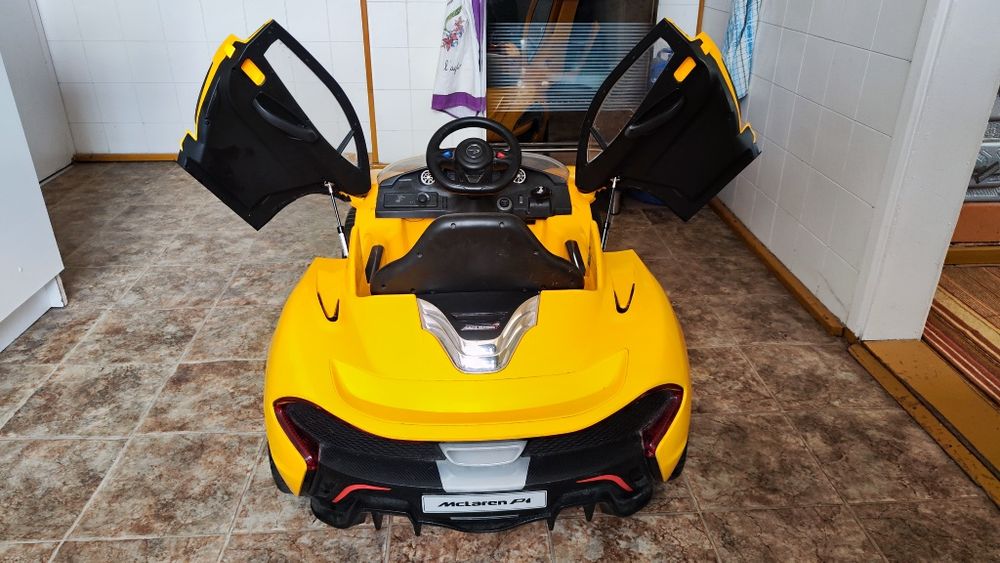 Pojazd / samochód akumulatorowy dla dzieci (McLaren)