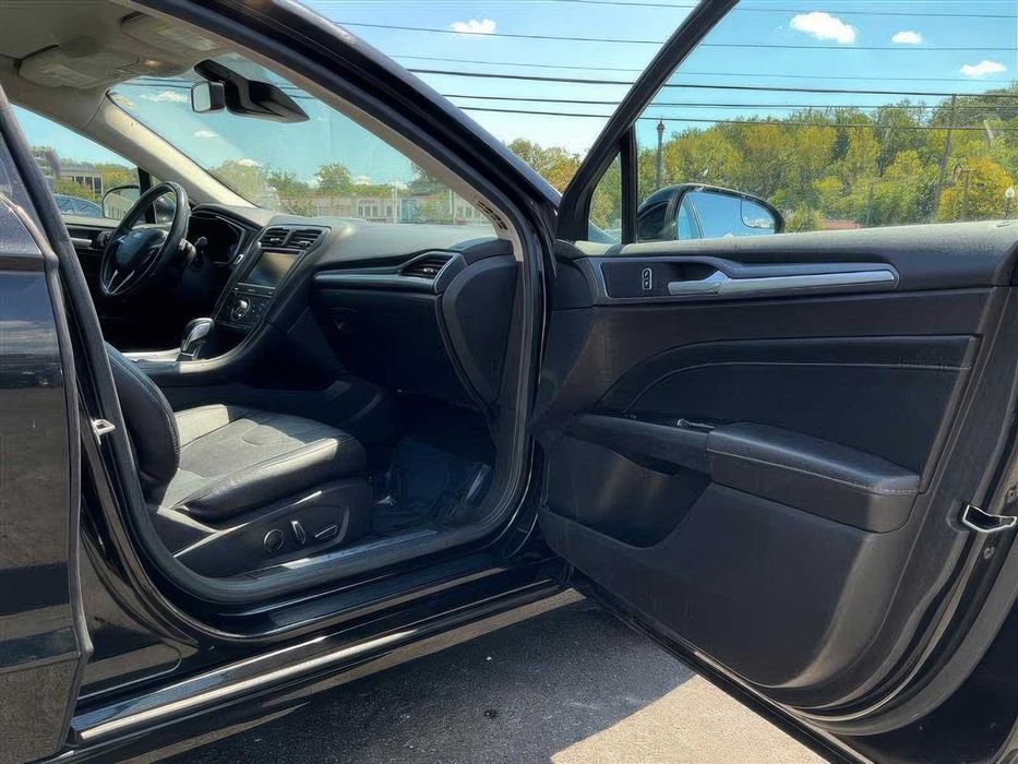 Ford Fusion Titanium      2015