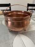 Pote de cobre antigo