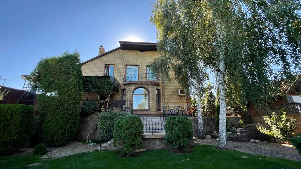 Продам будинок  в центрі міста