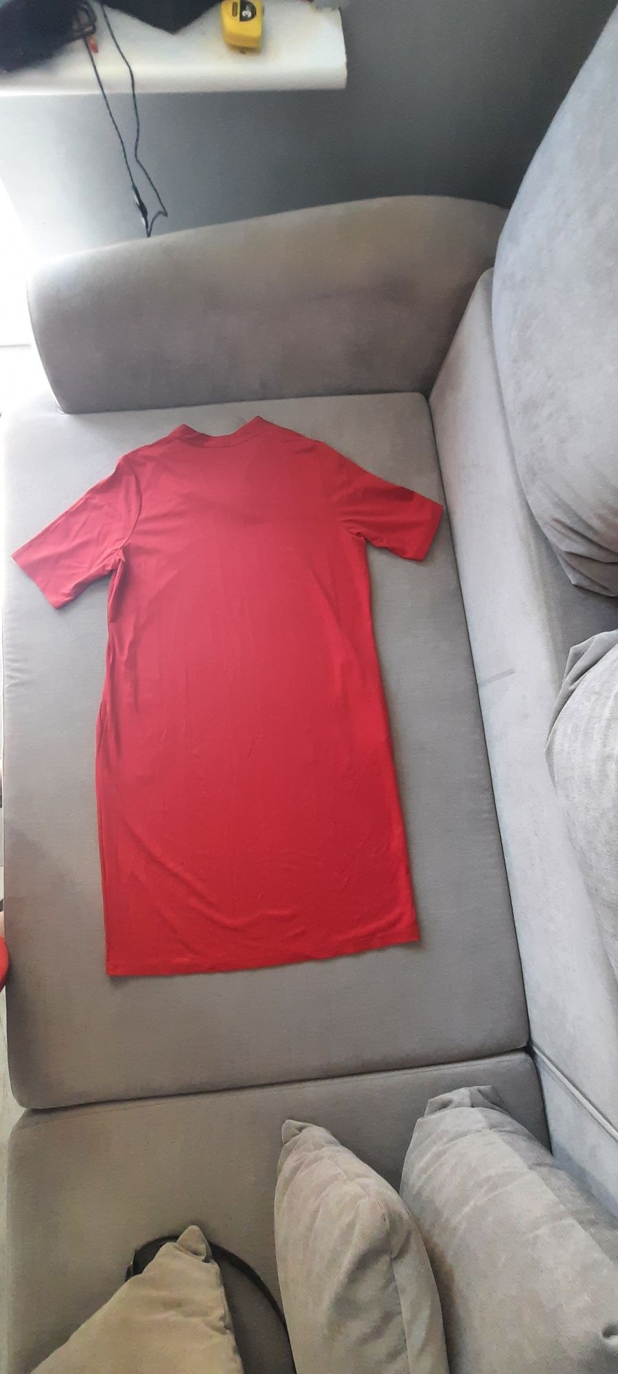 Przepiękna czerwona sukienka Carry Casual r. XL