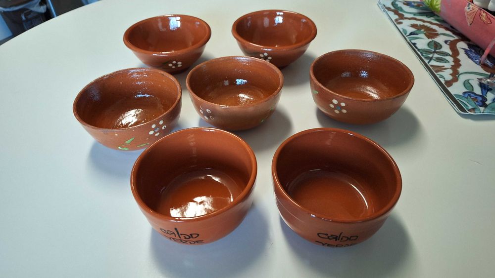 Tigelas para caldo verde tradicionais em barro