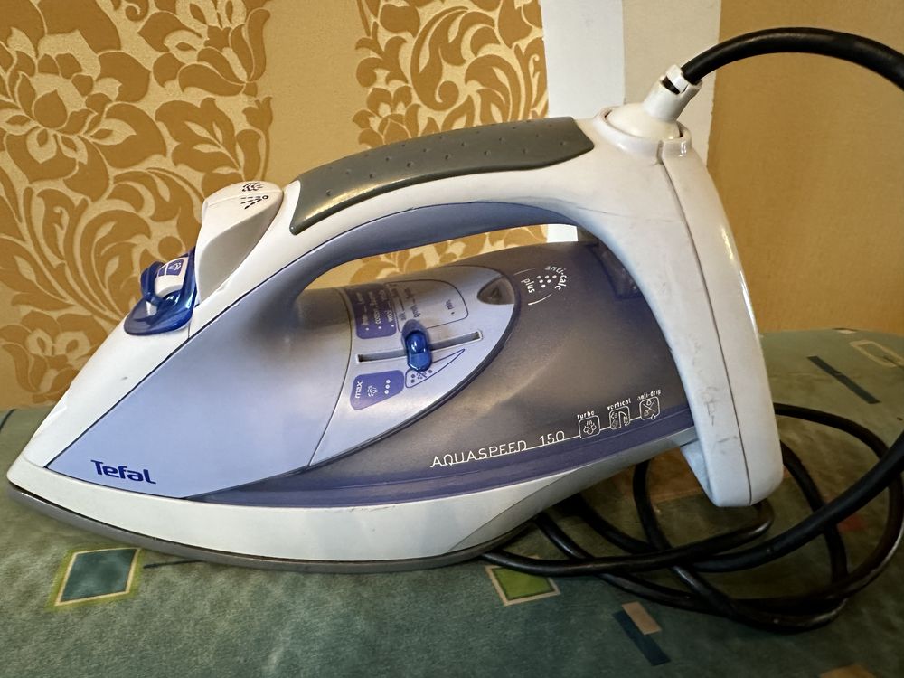 Парова праска TEFAL Aqufspeed 150