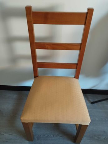 Venda de cadeira em madeira clara- muito bom estado