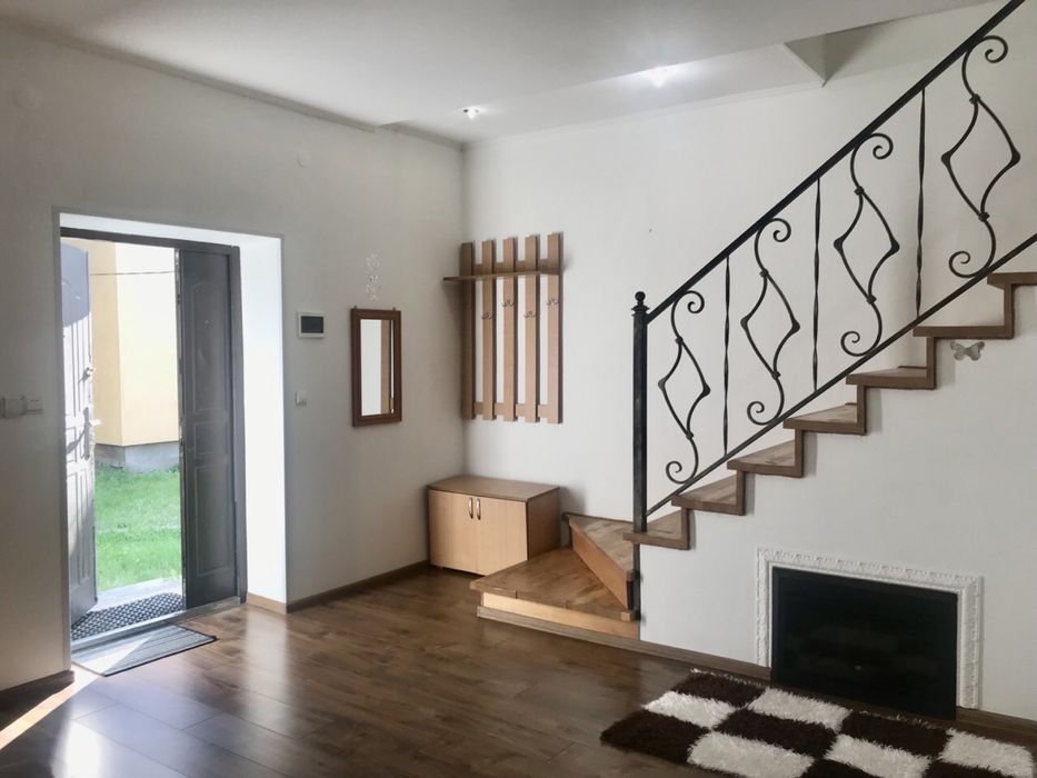 В центрі Мукачева будинок-котедж подобово (посуточно)