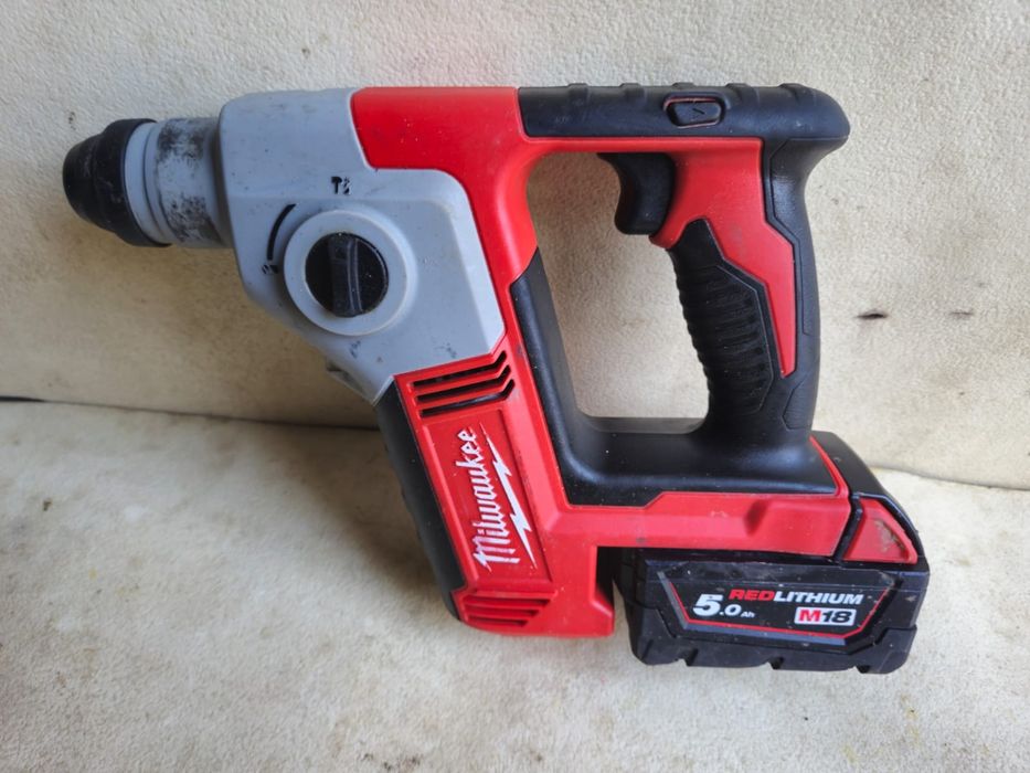Milwaukee M18 BH młotowiertarka z baterią 5ah