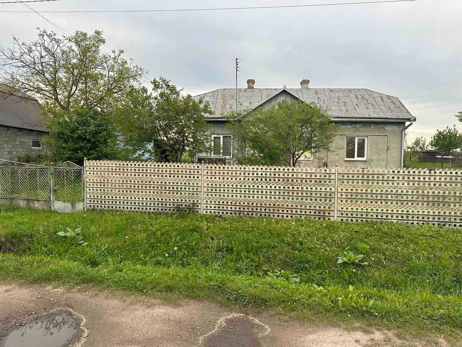 Будинок в с. Вістовичі зразу на виїзді з м.Рудок + велика ділянка