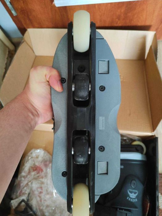 Razors Shift 2 rozmiar 43. - Profesjonalne rolki do jazdy agresywnej.