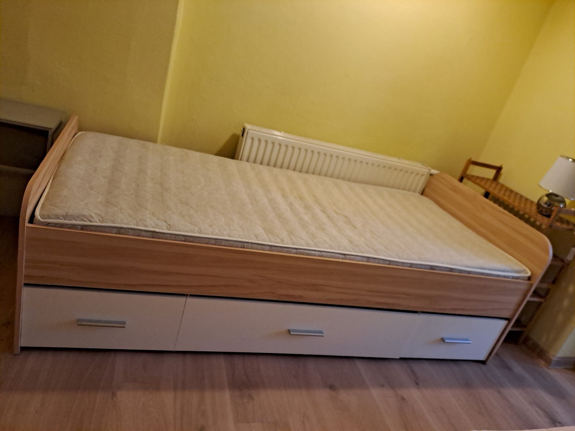 Pojedyncze łóżko z trzema szufladami 90x200 + materac gratis