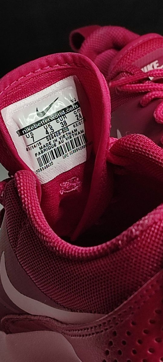 Продам жіночі кросівки Nike