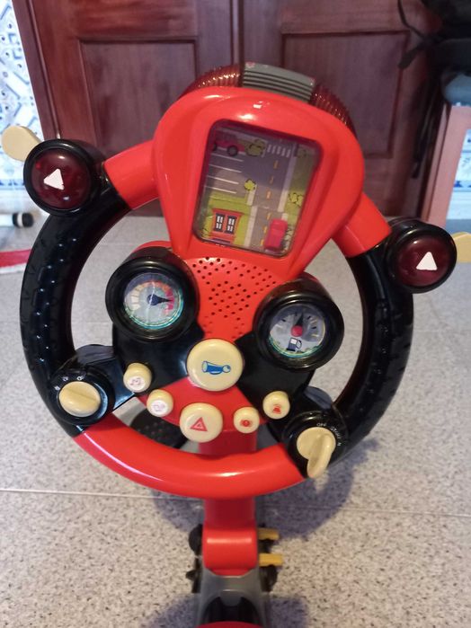 simulador de auto,com sons e jogo tem radio e luzes.