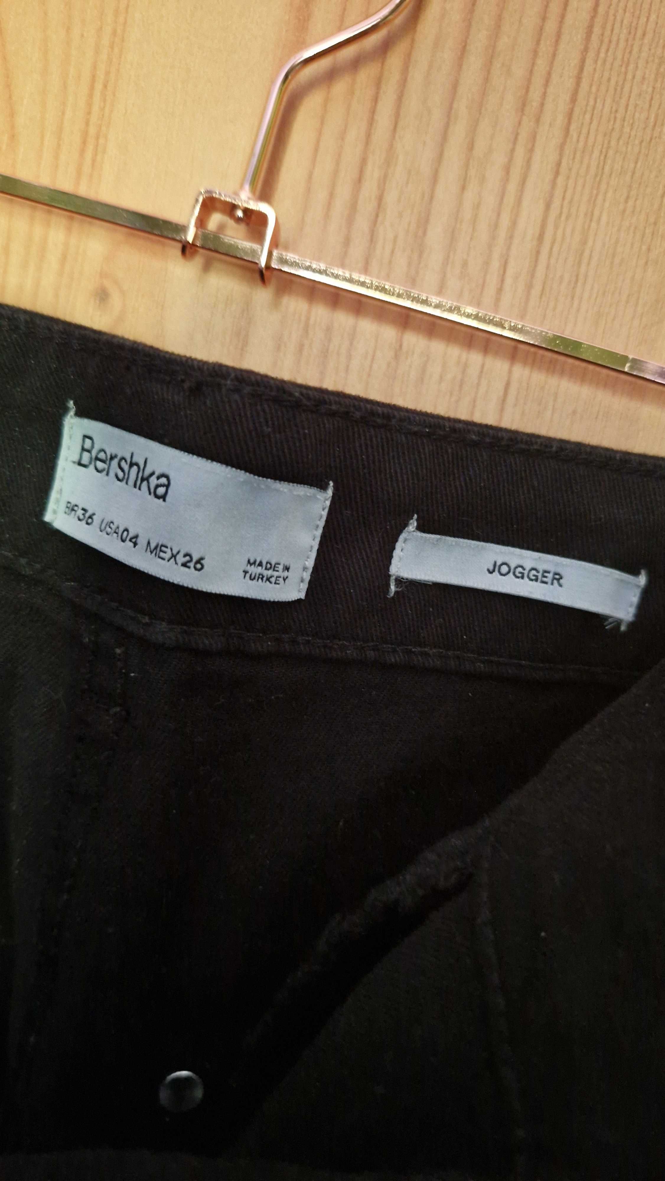 spodnie joggery bershka