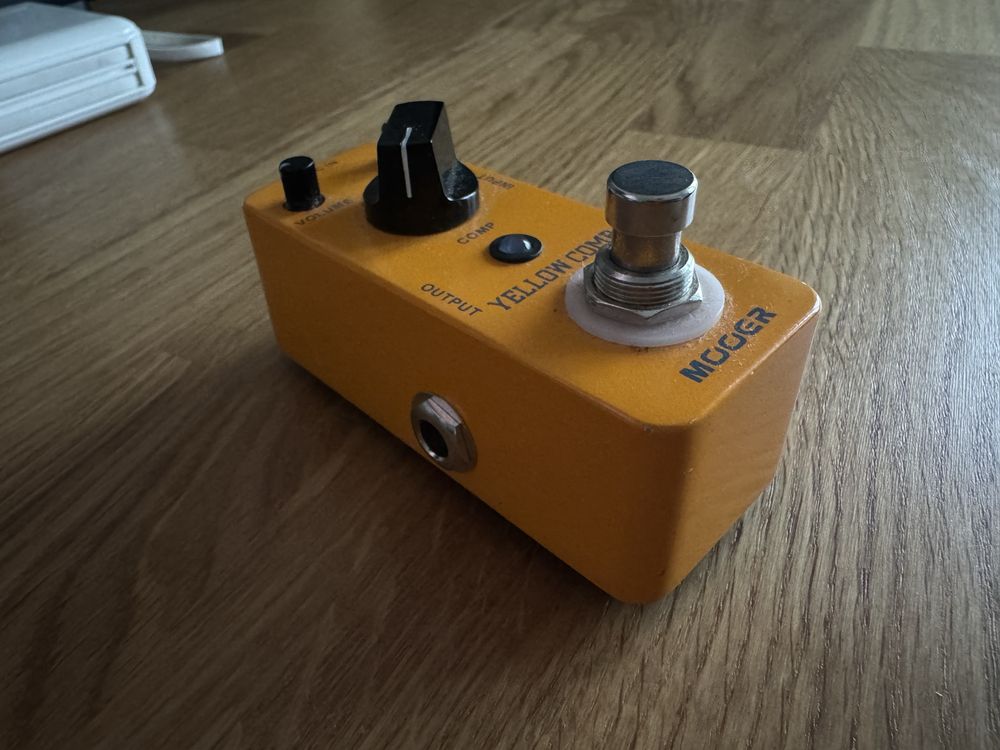 Mooer Yellow Comp com caixa