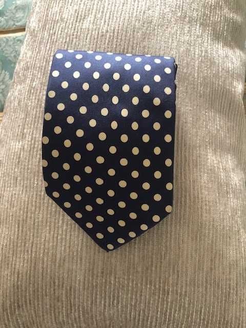 Gravata azul com bolas brancas 100% seda, marca Yves Saint Laurent