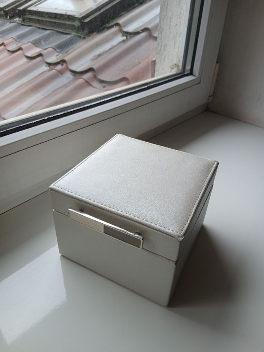 скринька для прикрас