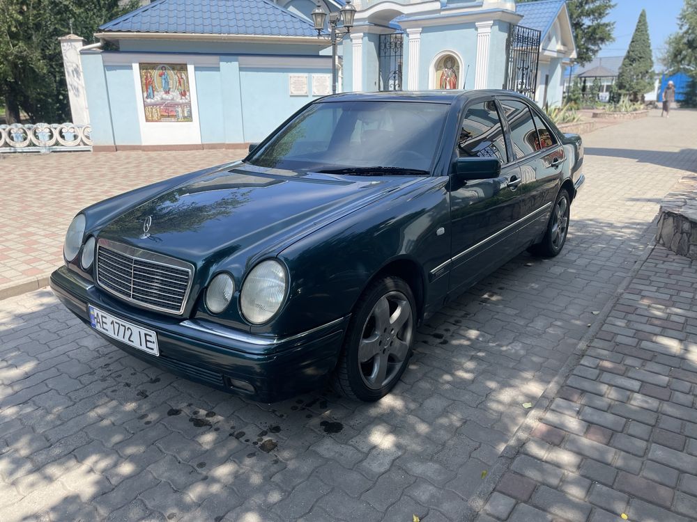 Продам мерседес в 210 2.2 дизель