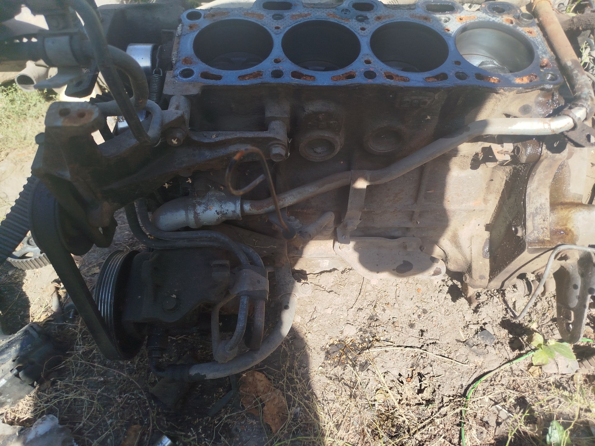 Блок  двигуна Кіа спортейдж та кпп  мазда 626 gd 2.0 FE3N