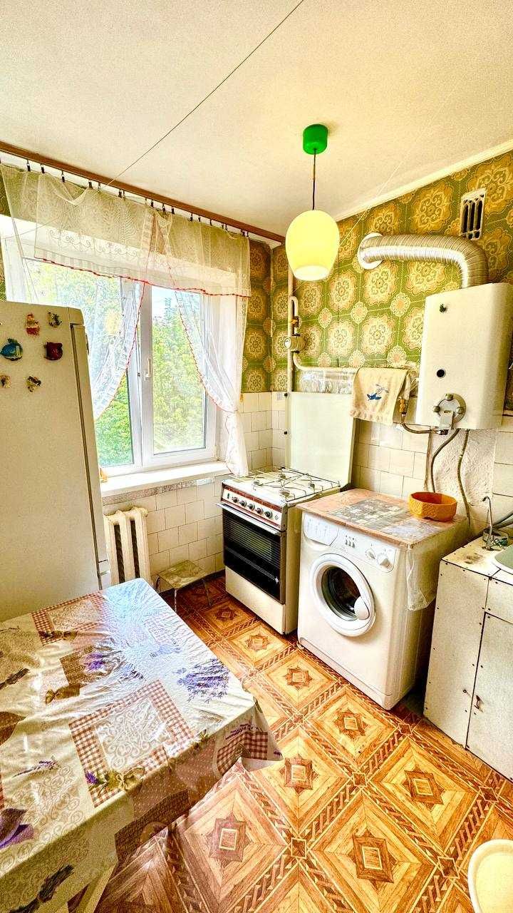 Продаж 3к квартири середній поверх Вишенька