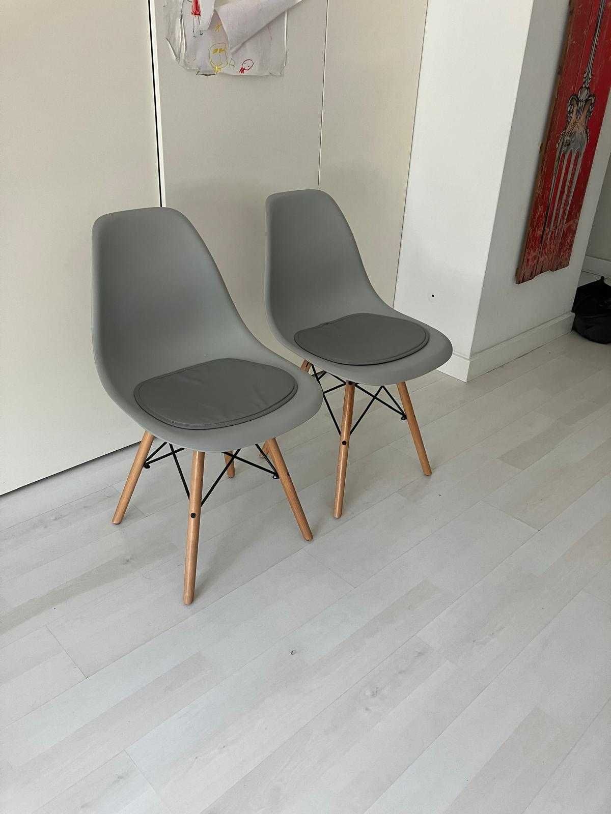 Cadeiras estilo nórdico com almofada