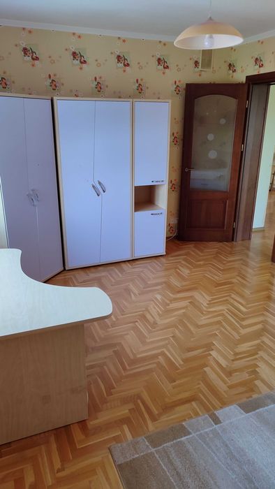 Без % оренда просторого будинку в с. Іванковичі, 360 м.кв.