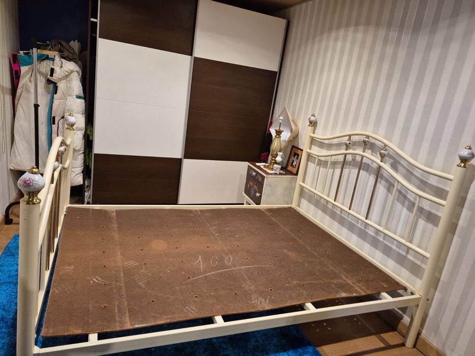 Cama de casal queen