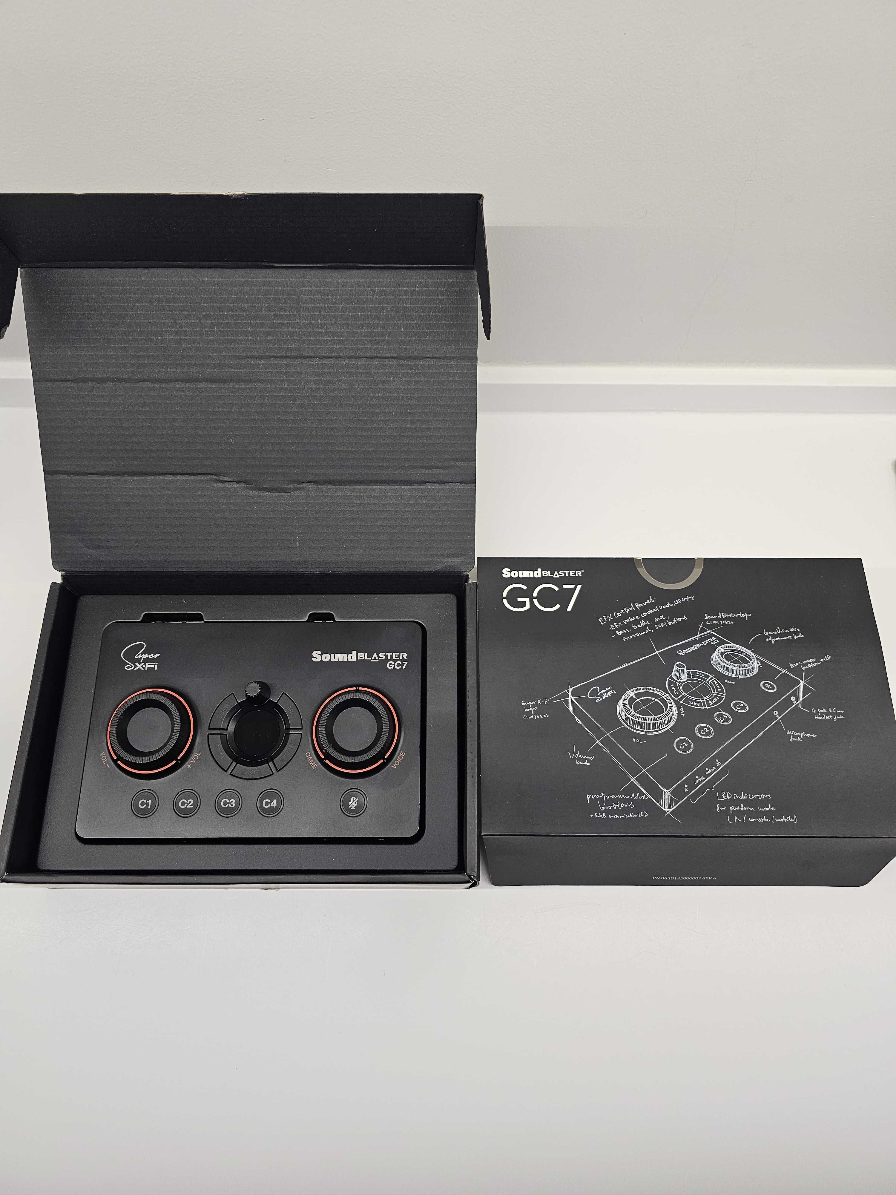 Creative Sound Blaster GC7 RGB Placa de Som Externa USB Super X-Fi