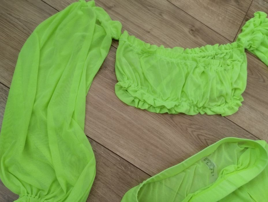 Piękny neonowy komplet