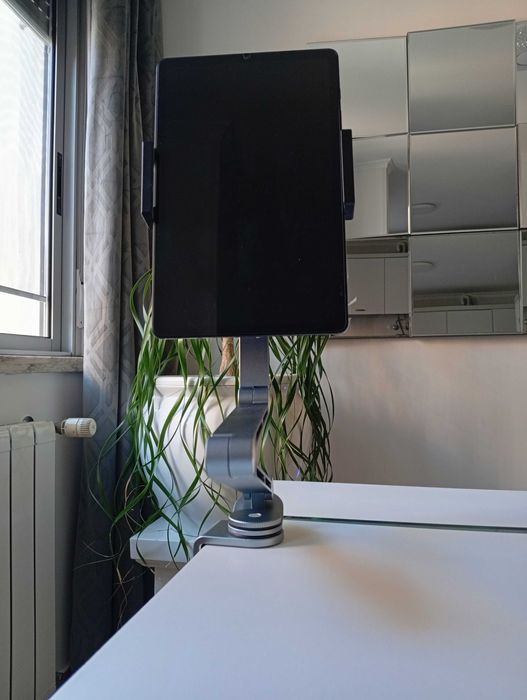 Suporte de mesa metalico giratório 360º para tablet/telemovel Novo