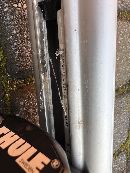 Thule bagażnik poprzeczny 757 i uchwyt na 2 pary nart Thule 725