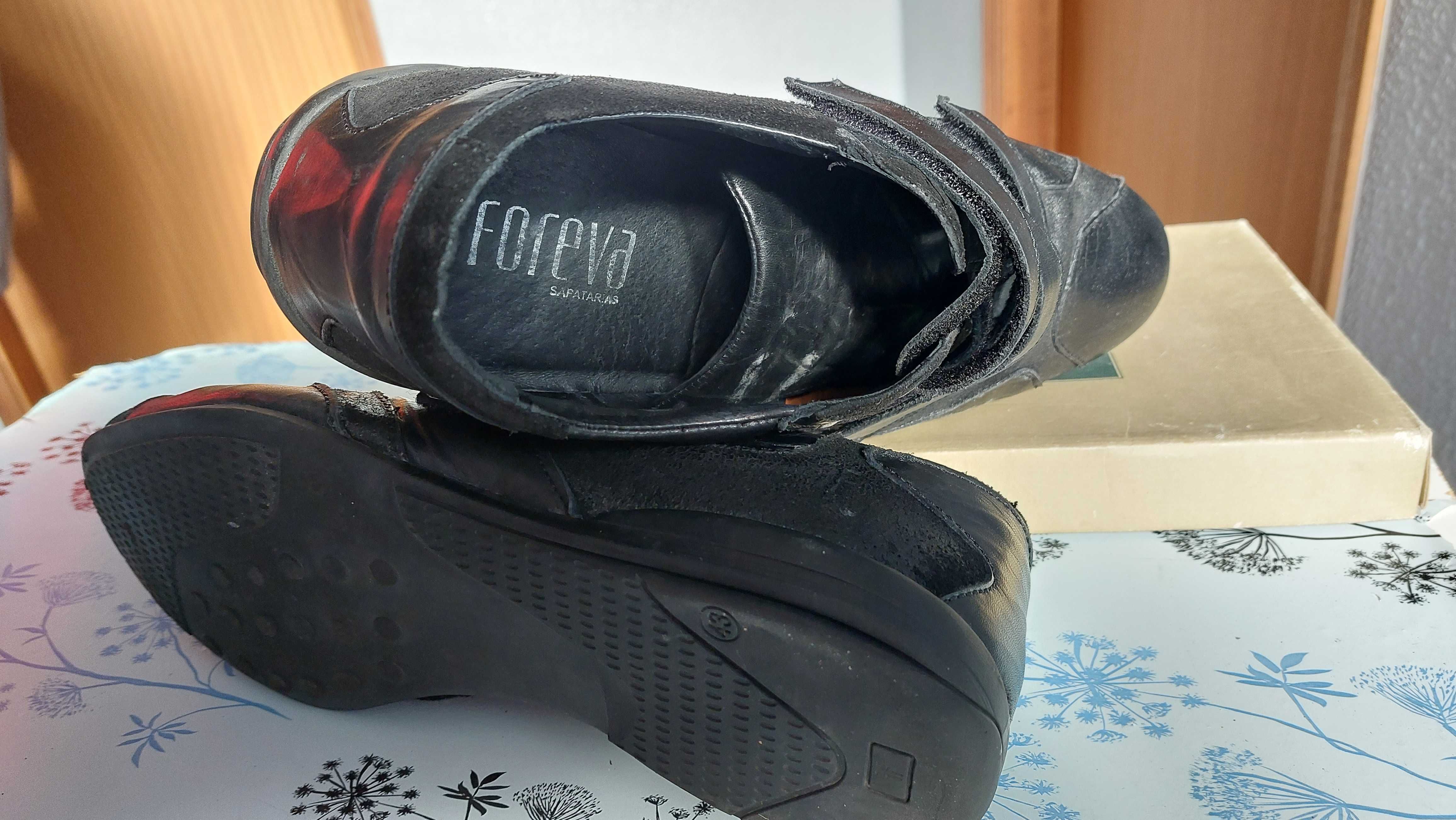 Sapatos de tecido da marca Foreva