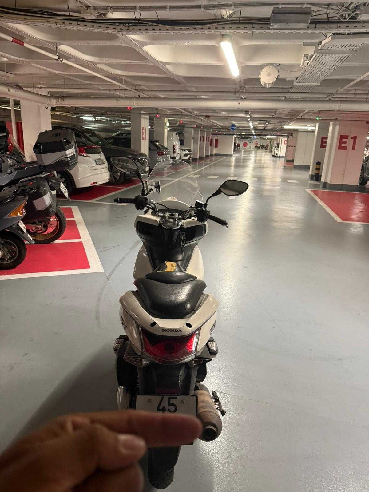 Vende-se PCX 2012