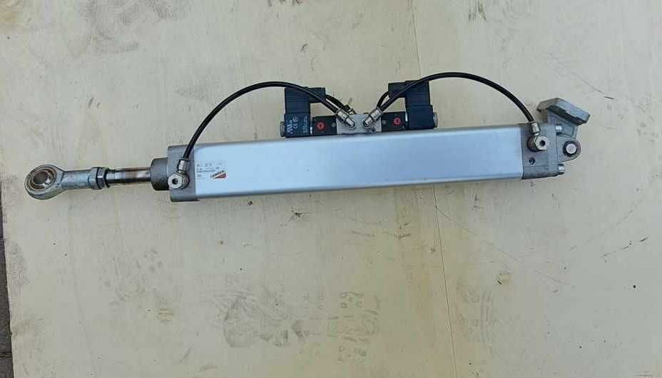 siłownik pneumatyczny Camozzi 61M2P050A0320R