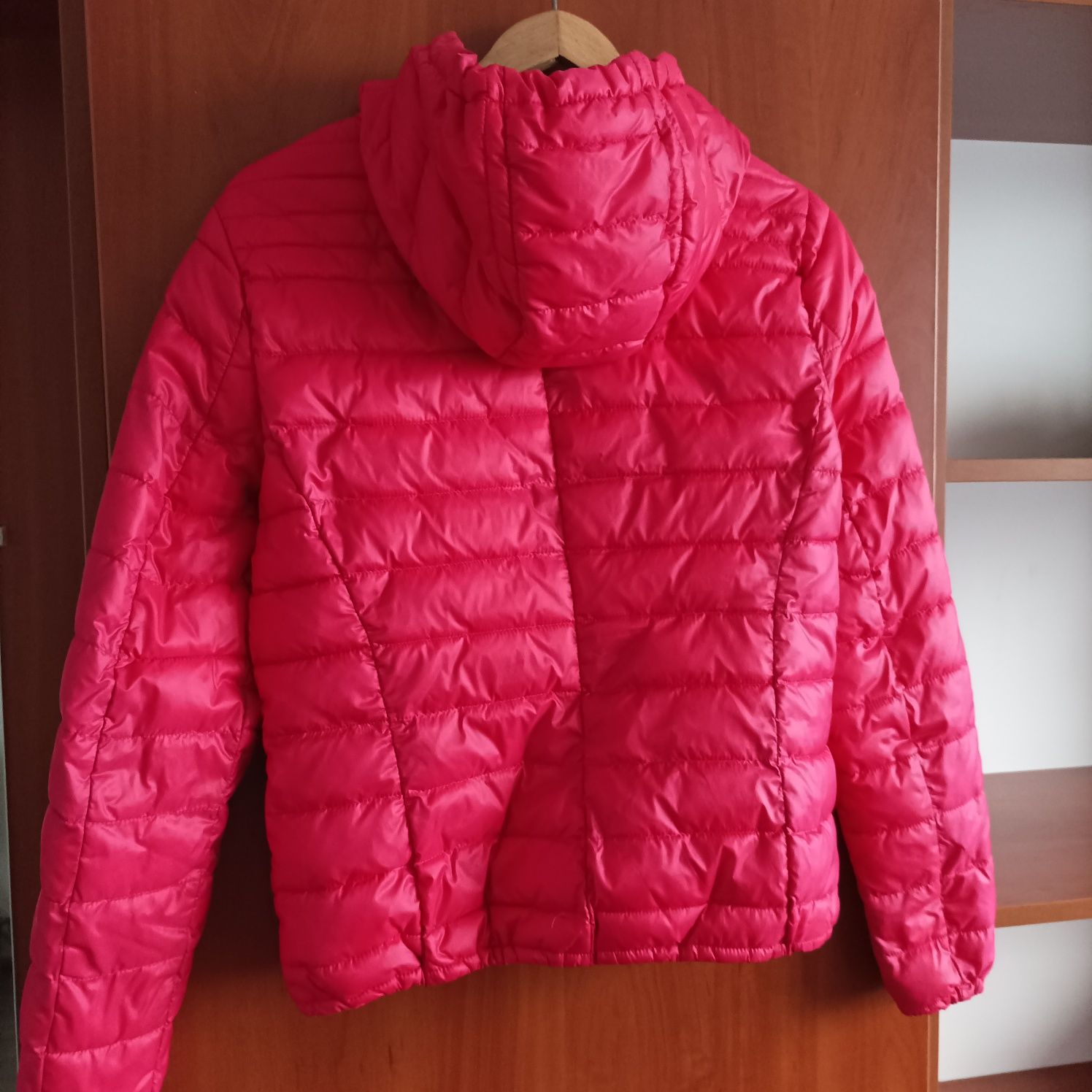 Piękna czerwona kurtka jesień, zima, wiosna pikowana Reserved r. 38 EU