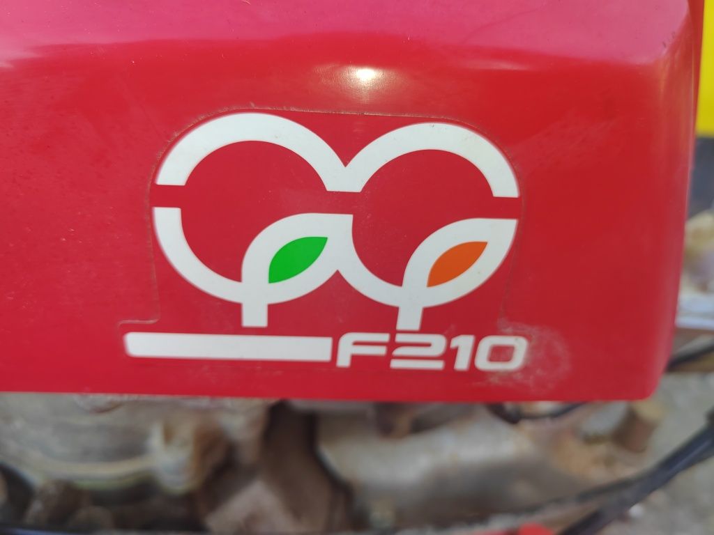 Glebogryzarka spalinowa honda f210