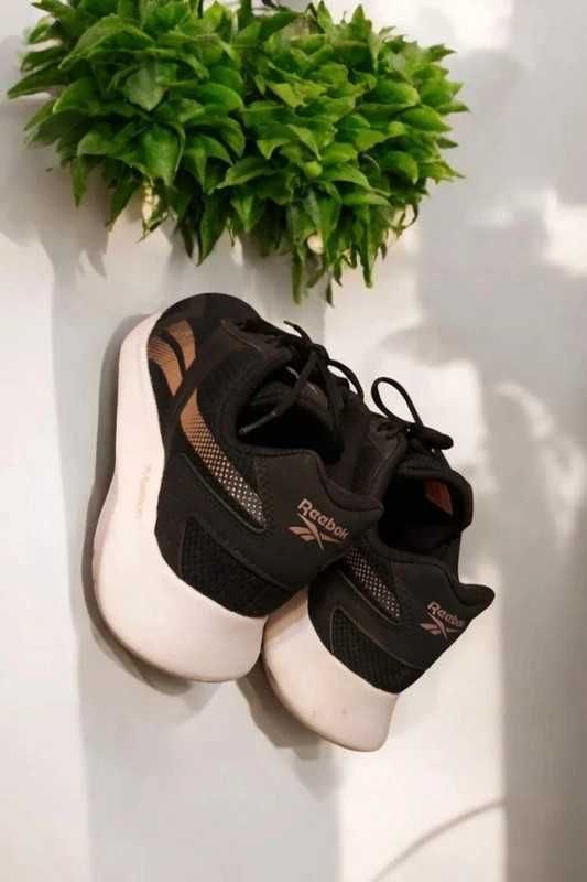 Czarne adidasy damskie Reebok rozm 40,5