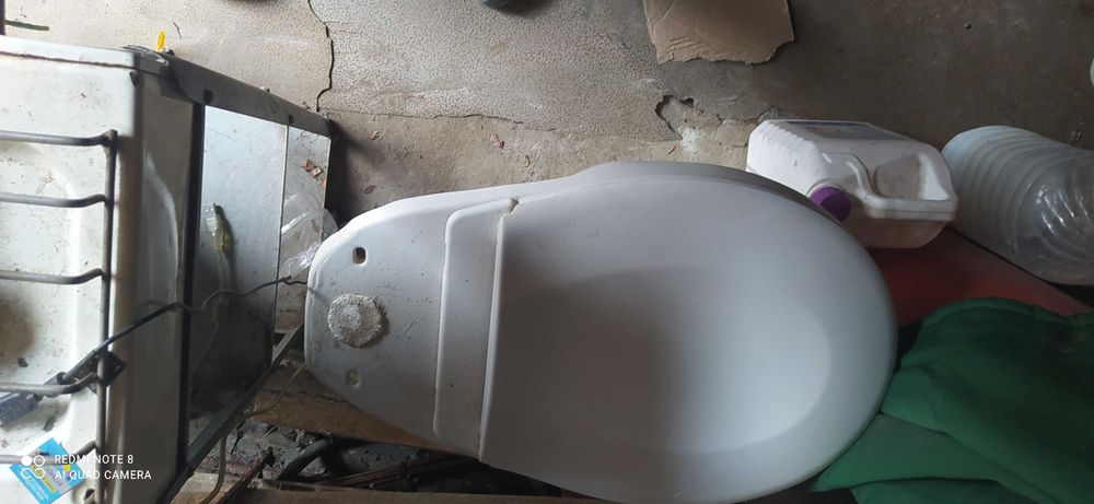 Унітаз сантехнічний