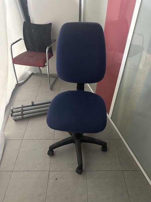 Mesa escritorio  e cadeiras