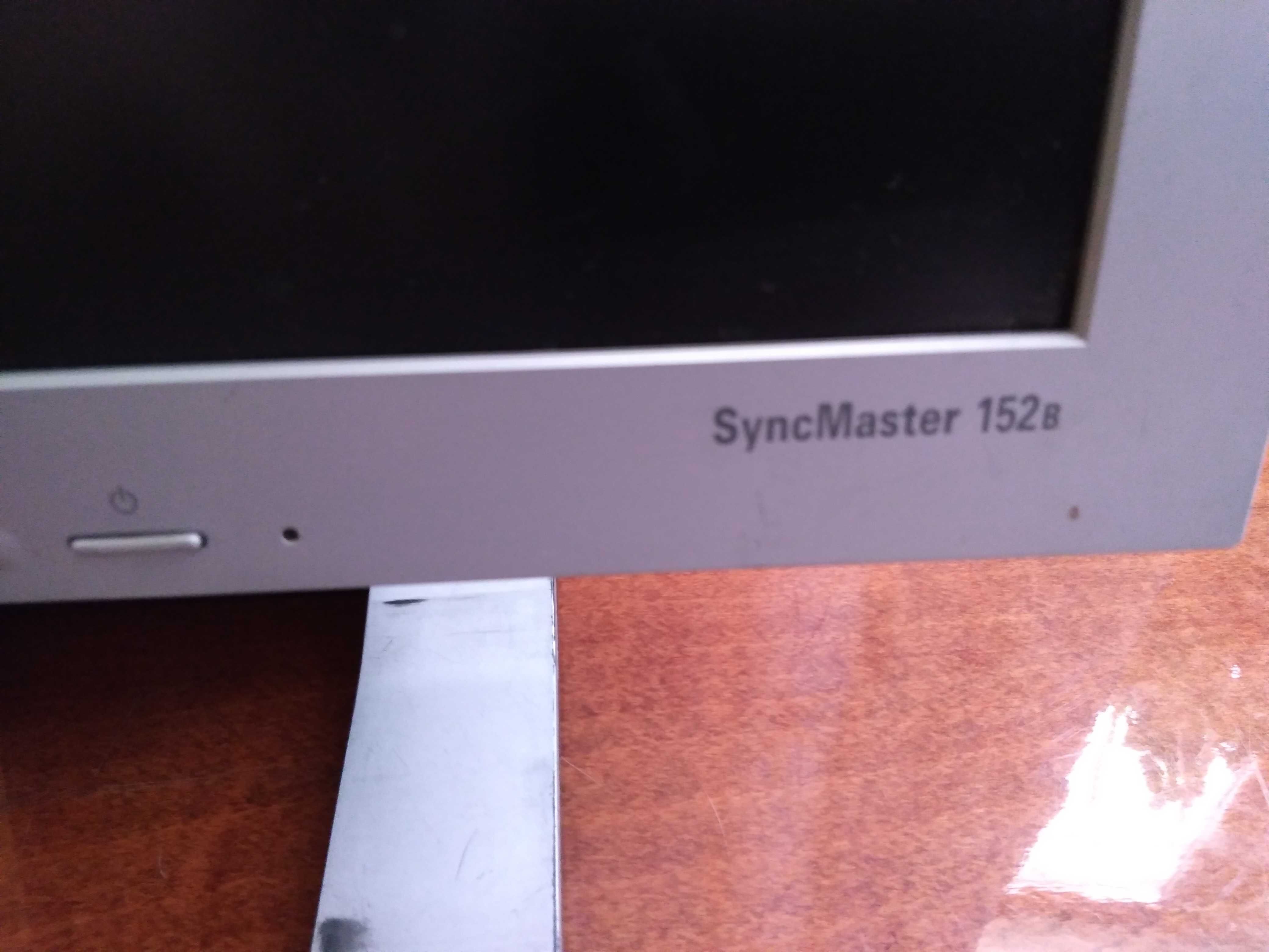Монитор Samsung SyncMaster 152B
