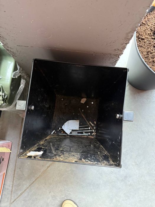 Сітка металева пофарбована.