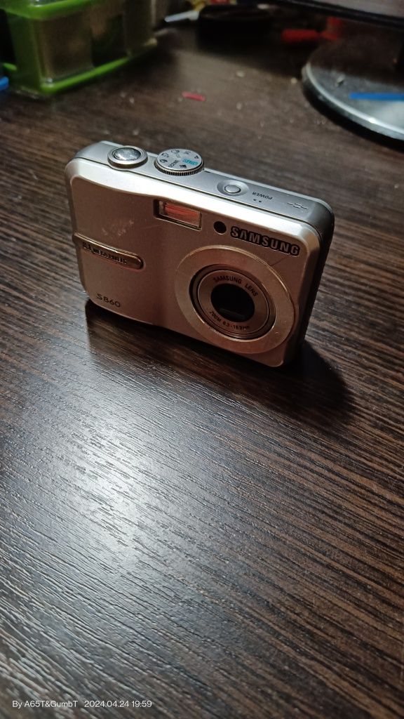 Фотоапарат Samsung S860 В робочому стані