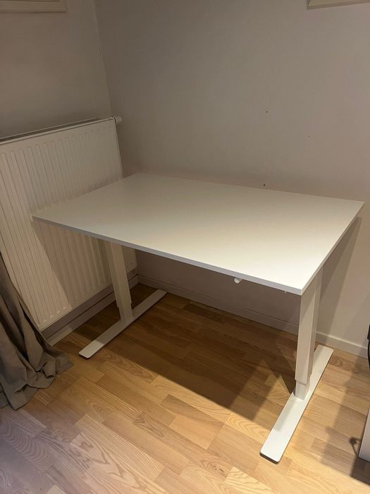 Biurko z regulacją wysokości