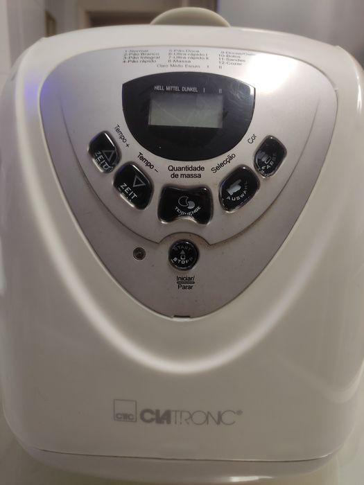 Máquina de fazer pão, marca Clatronic