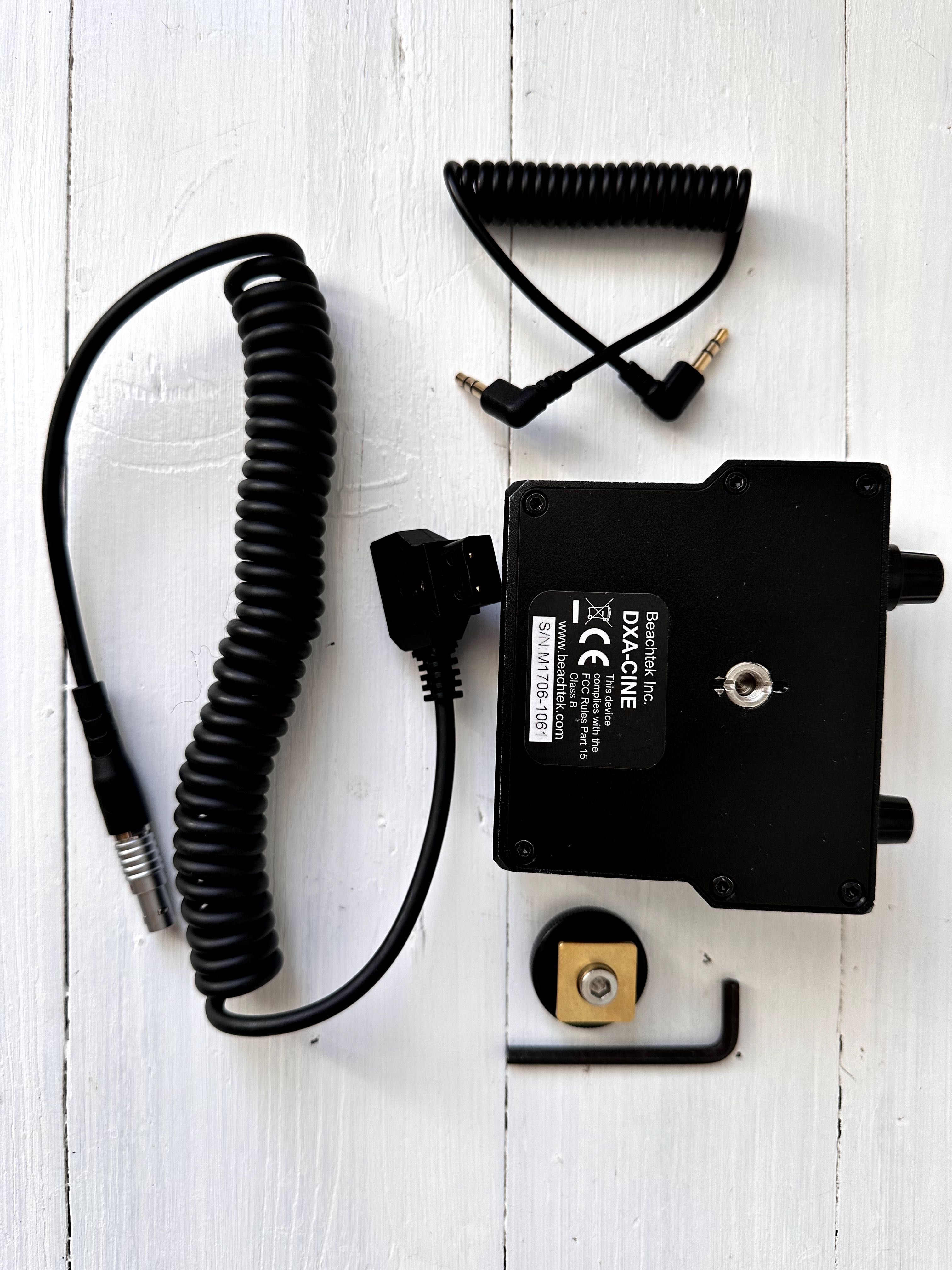 Przedwzmacniacz audio BEACHTEK DXA-CINE do kamer filmowych