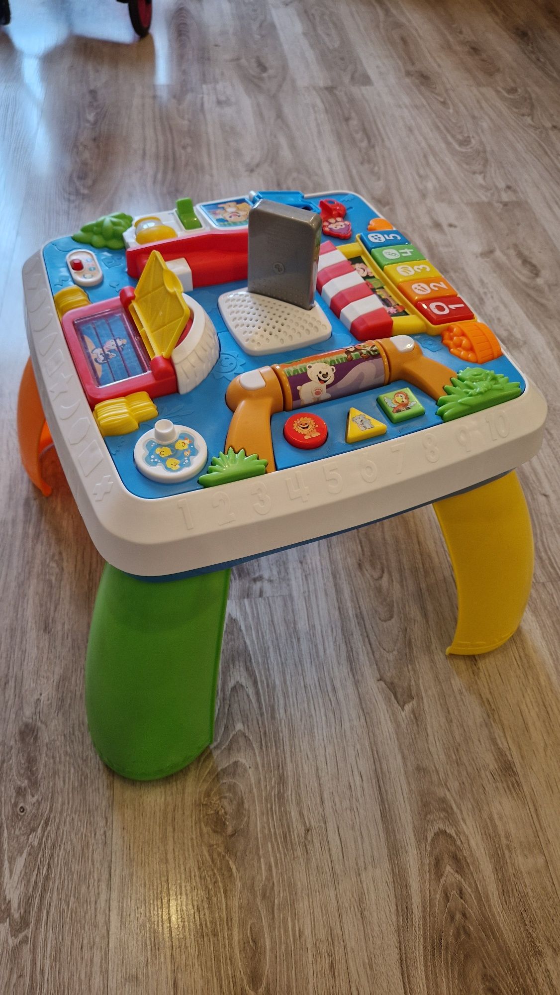 Stolik interaktywny Fisher Price